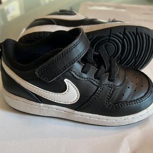 Nike 8c black and white sneakers